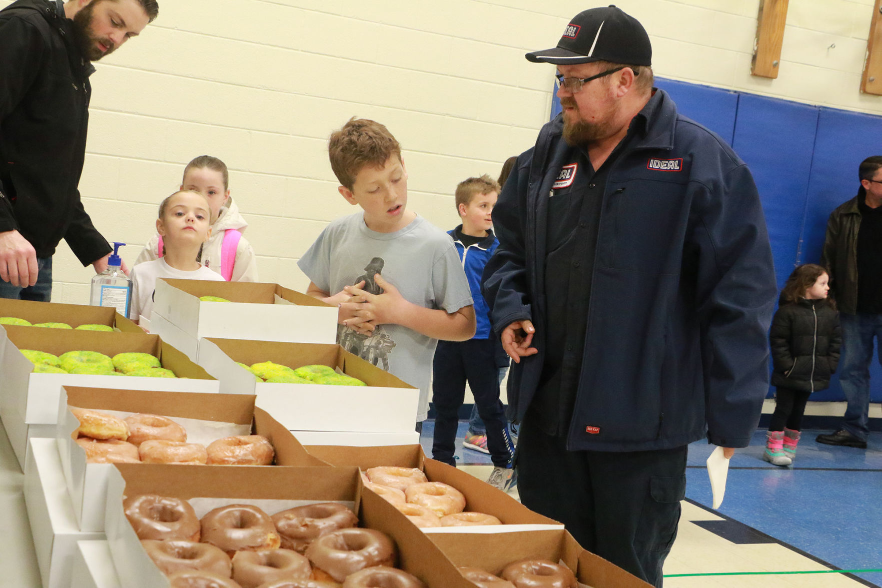 PHOTOS: Geil Doughnuts with Dad 2020